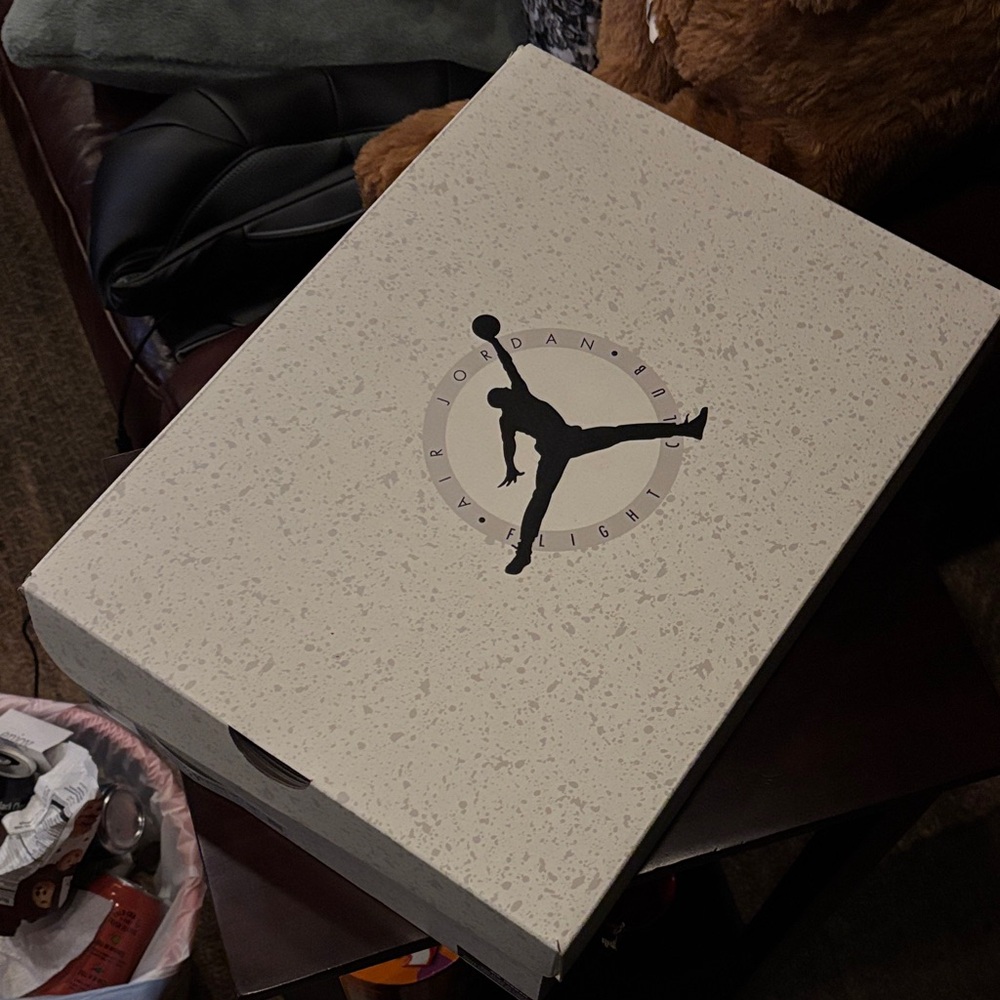 Jordan Cream Speckled Shoe Box